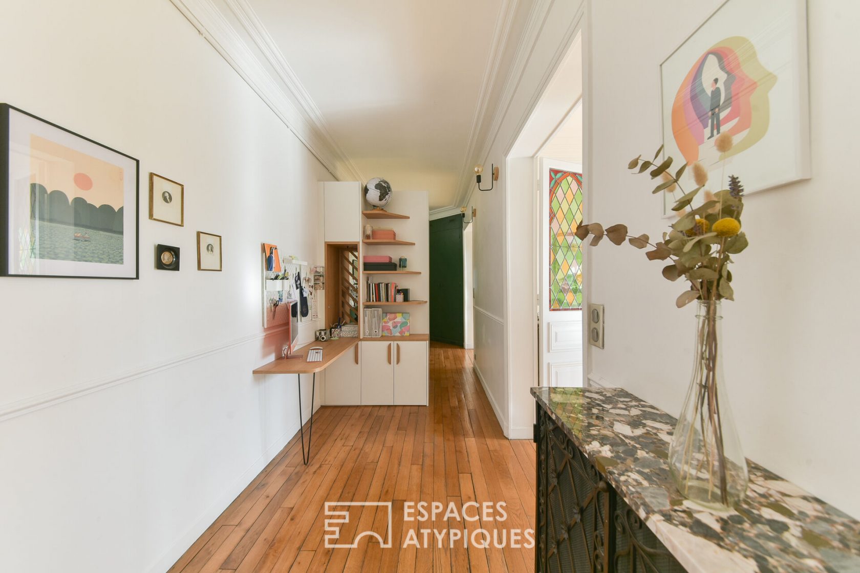 Haussmannian apartment in a 19th century bourgeois building.