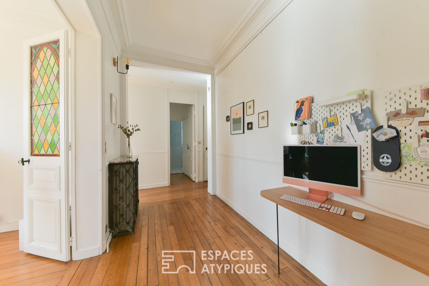 Haussmannian apartment in a 19th century bourgeois building.
