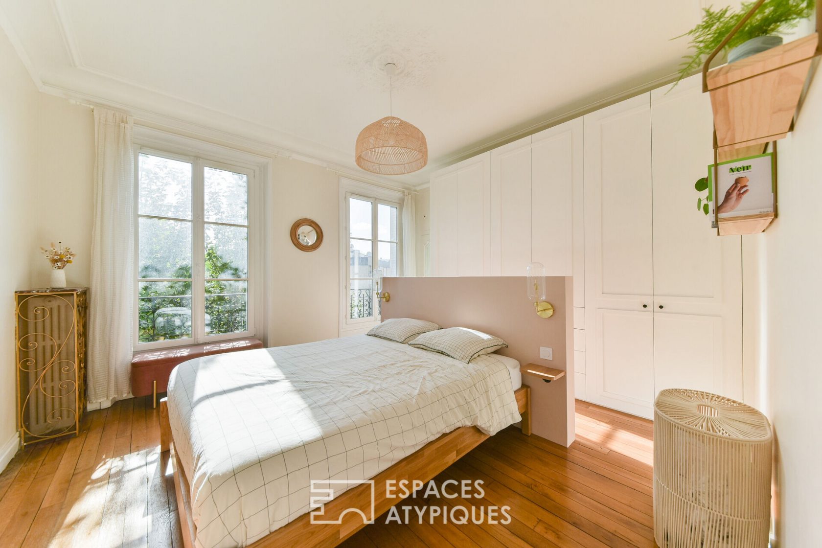 Haussmannian apartment in a 19th century bourgeois building.