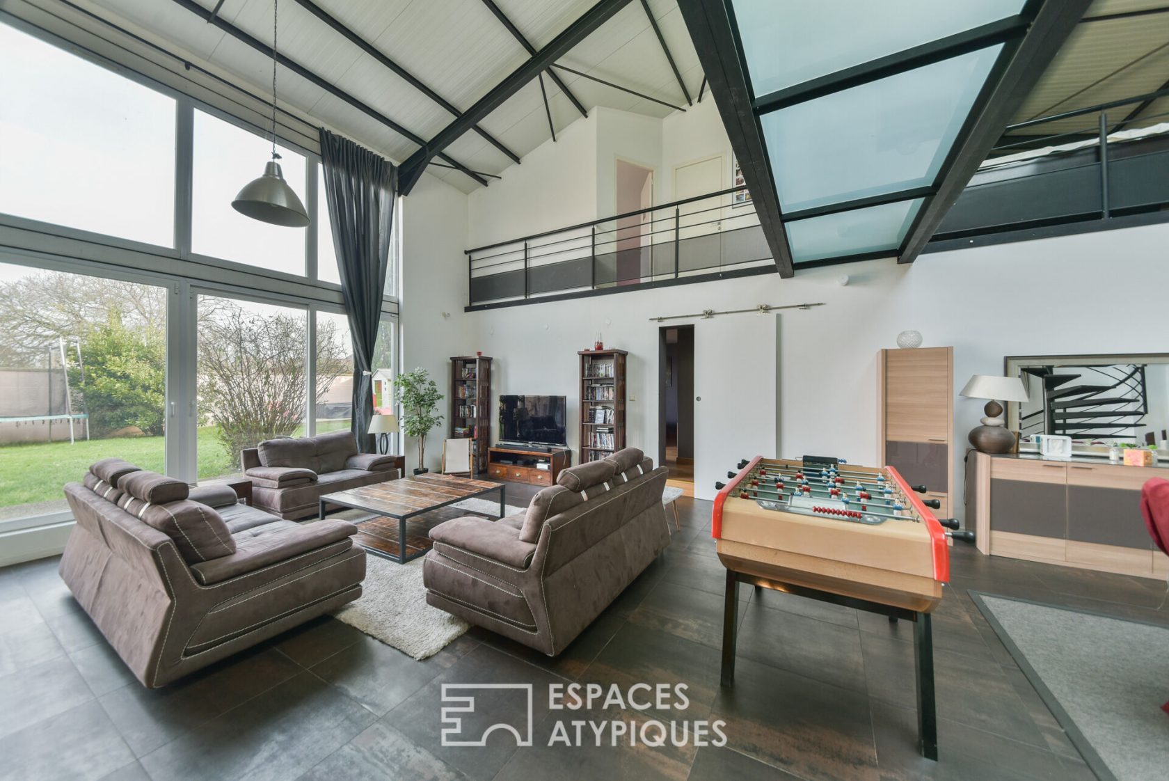 Maison contemporaine type LOFT / Au calme avec jardin.