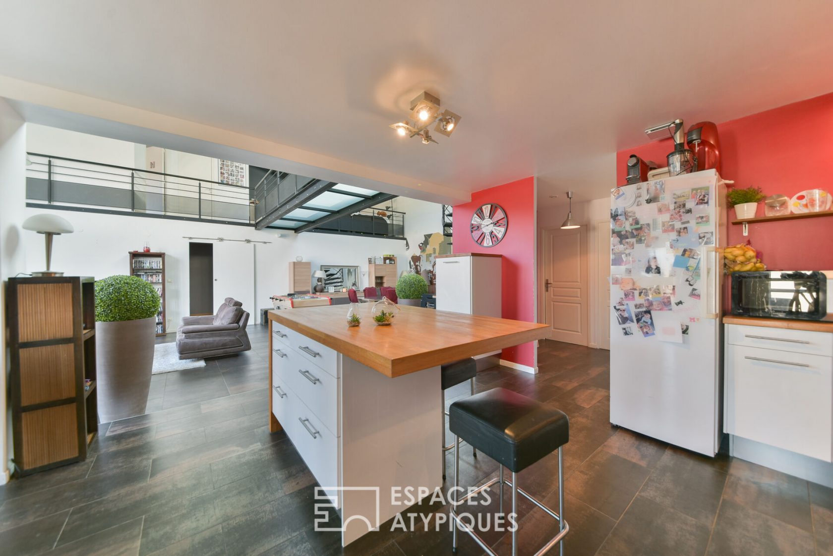 Maison contemporaine type LOFT / Au calme avec jardin.