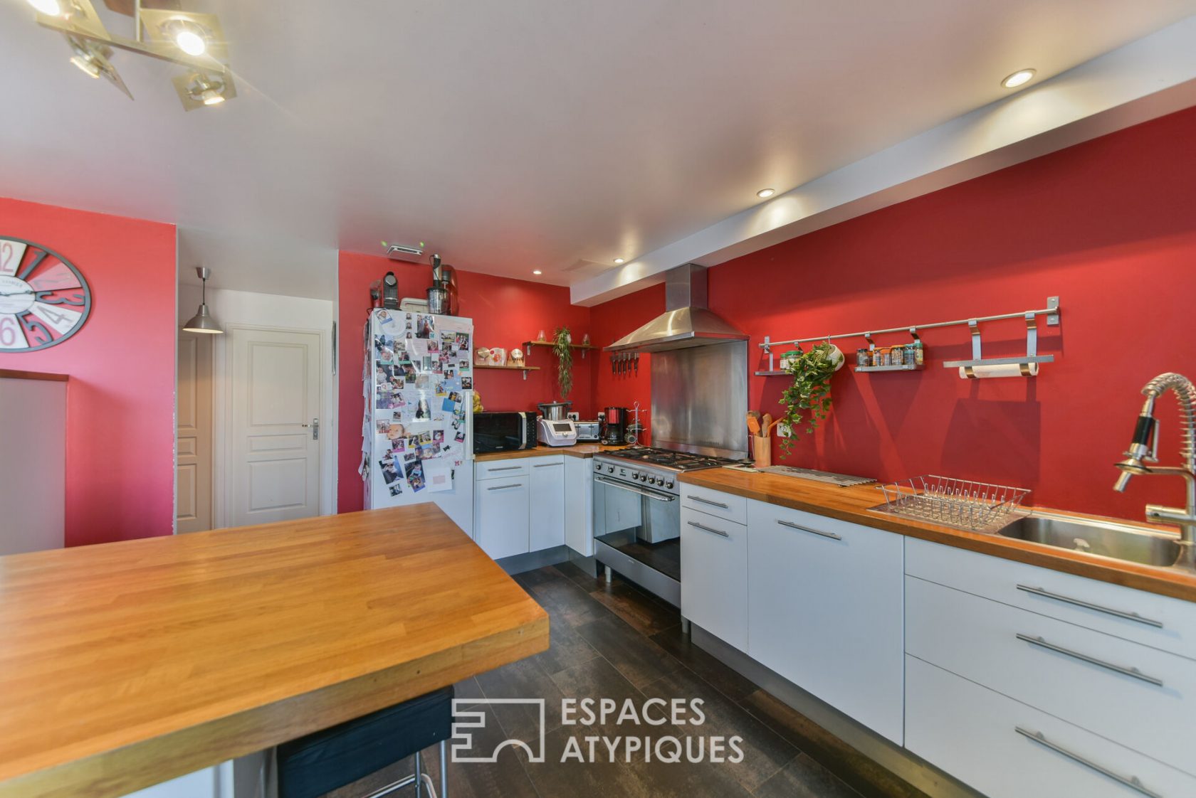 Maison contemporaine type LOFT / Au calme avec jardin.