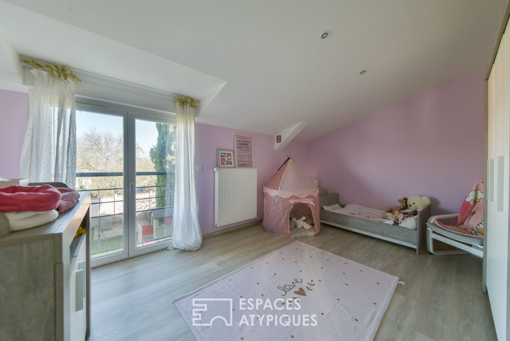 Maison contemporaine type LOFT / Au calme avec jardin.