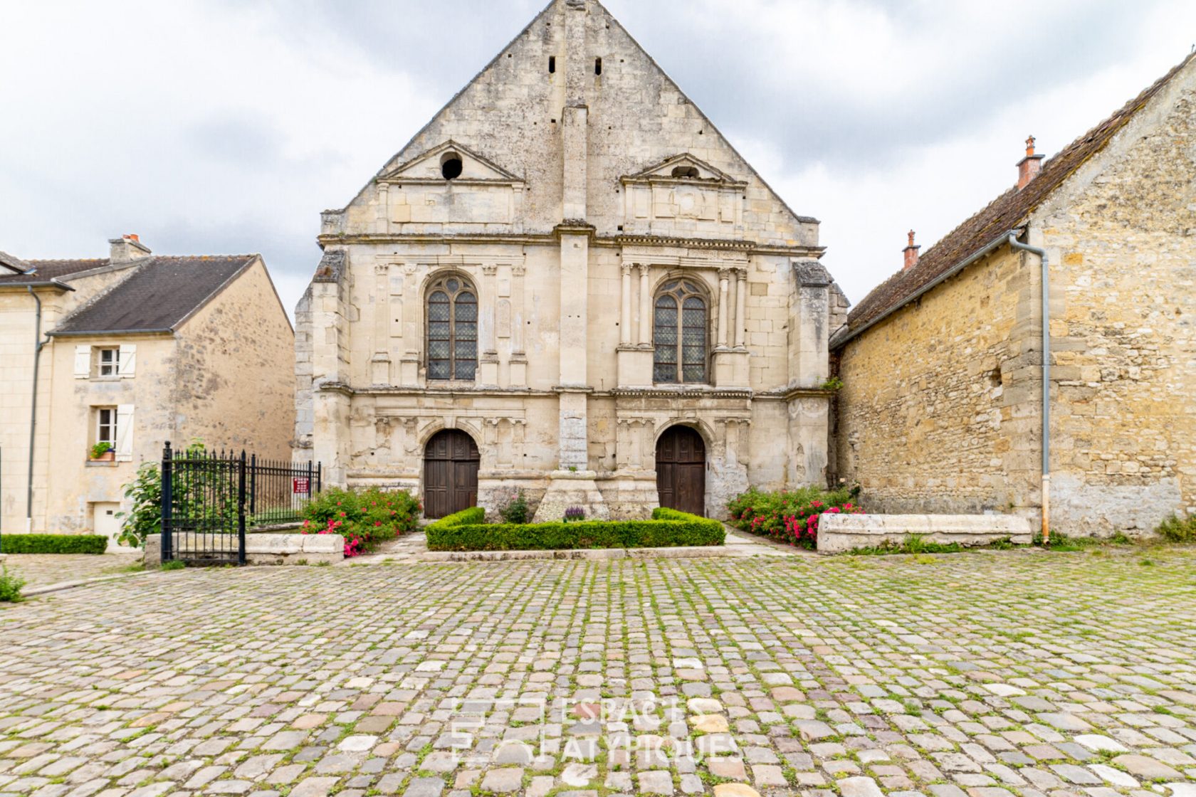 Loft to reinvent in a former Prioress