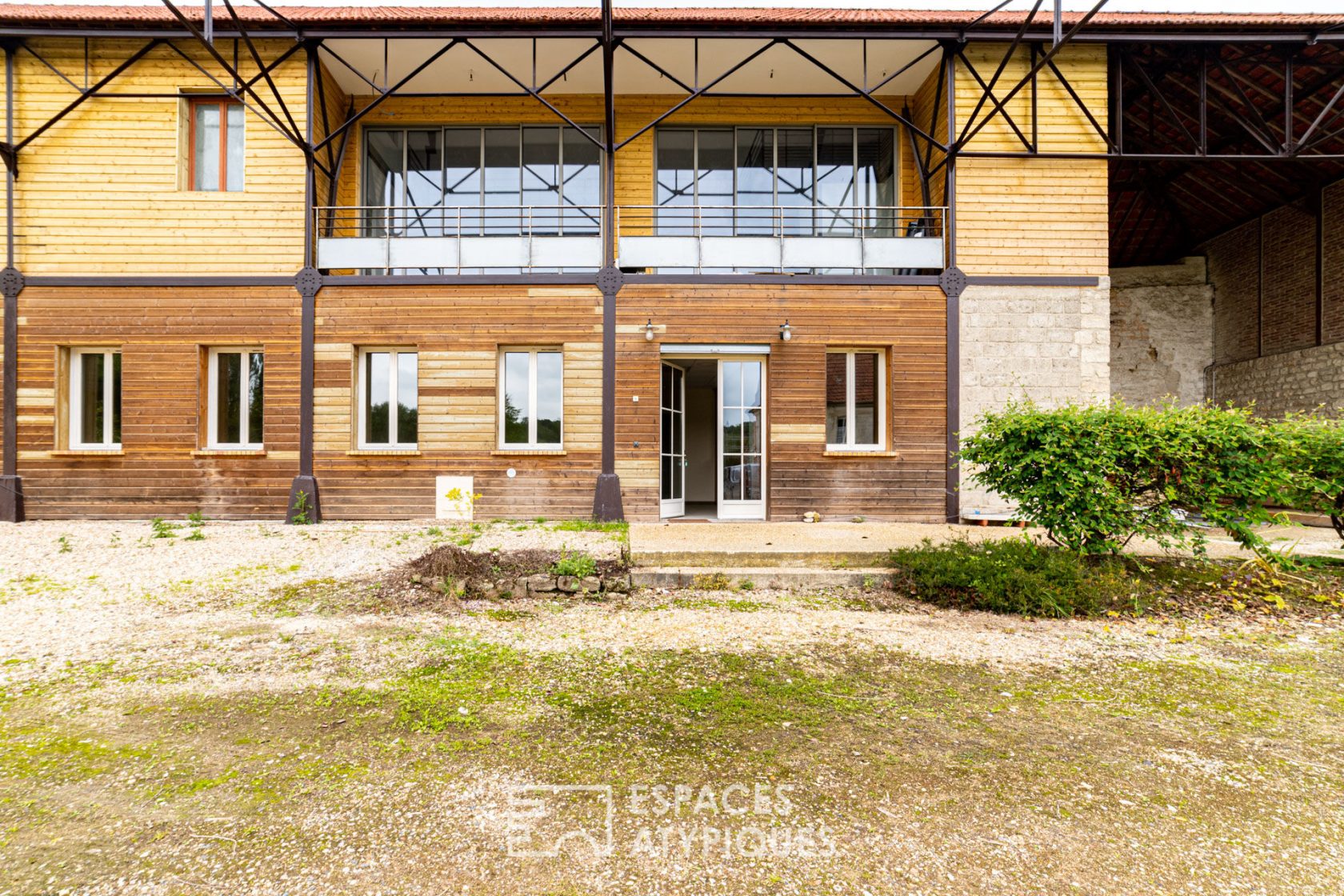 Loft to reinvent in a former Prioress