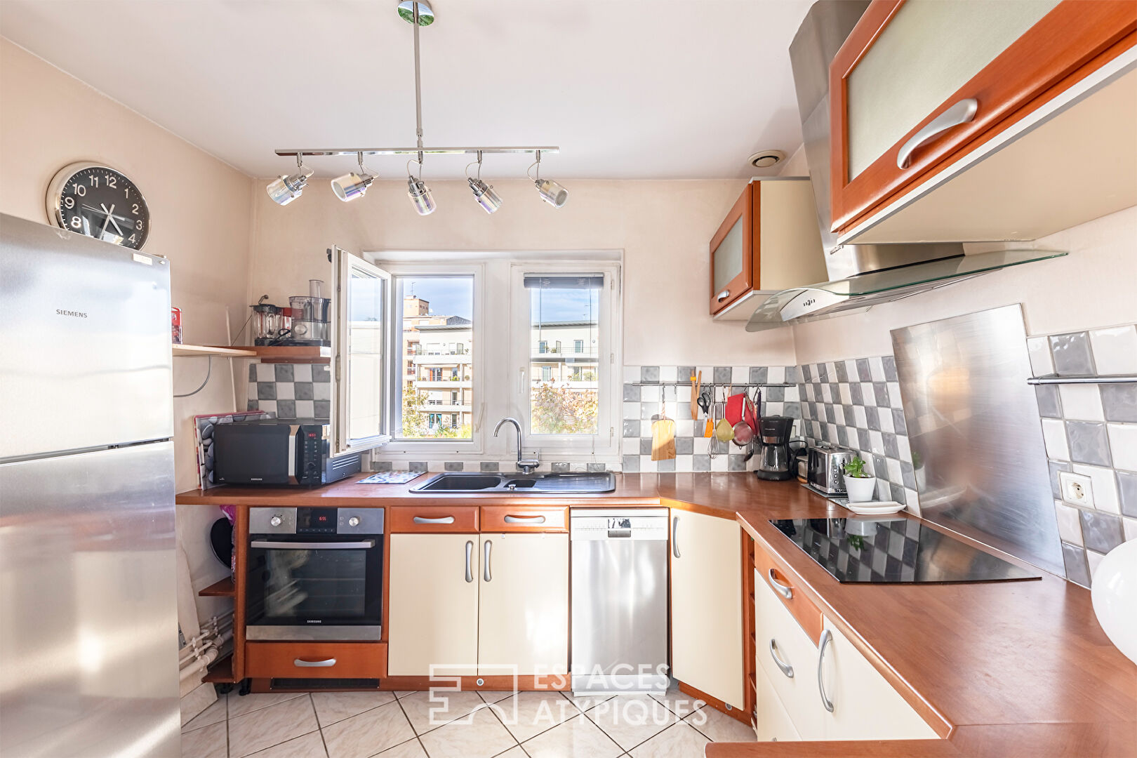 Appartement au dernier étage dans maison Bourgeoise