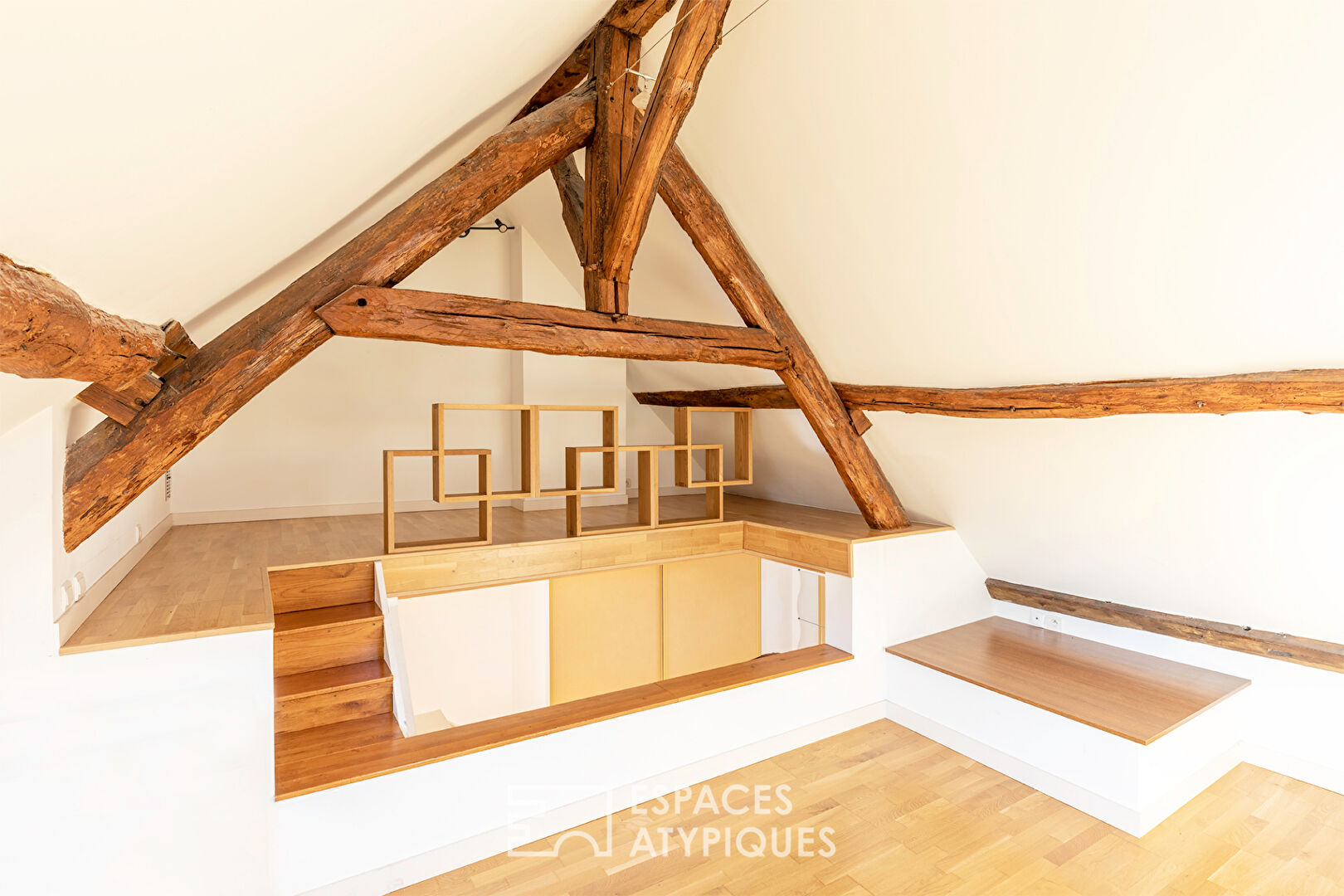 Duo inattendu entre un loft contemporain et une maison fin XIX eme….