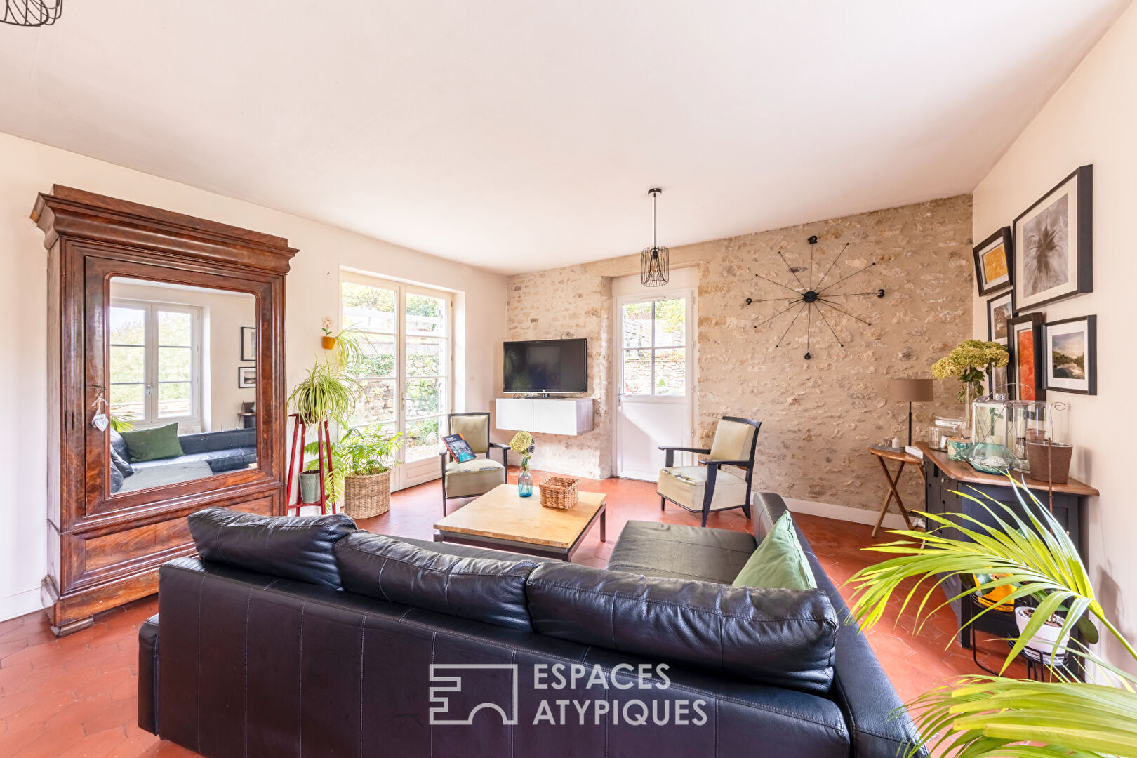 Like a holiday air – Chiselled stone property
