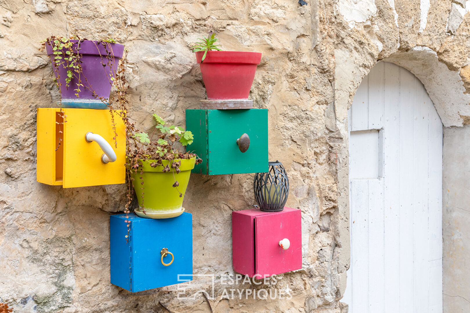 Like a holiday air – Chiselled stone property