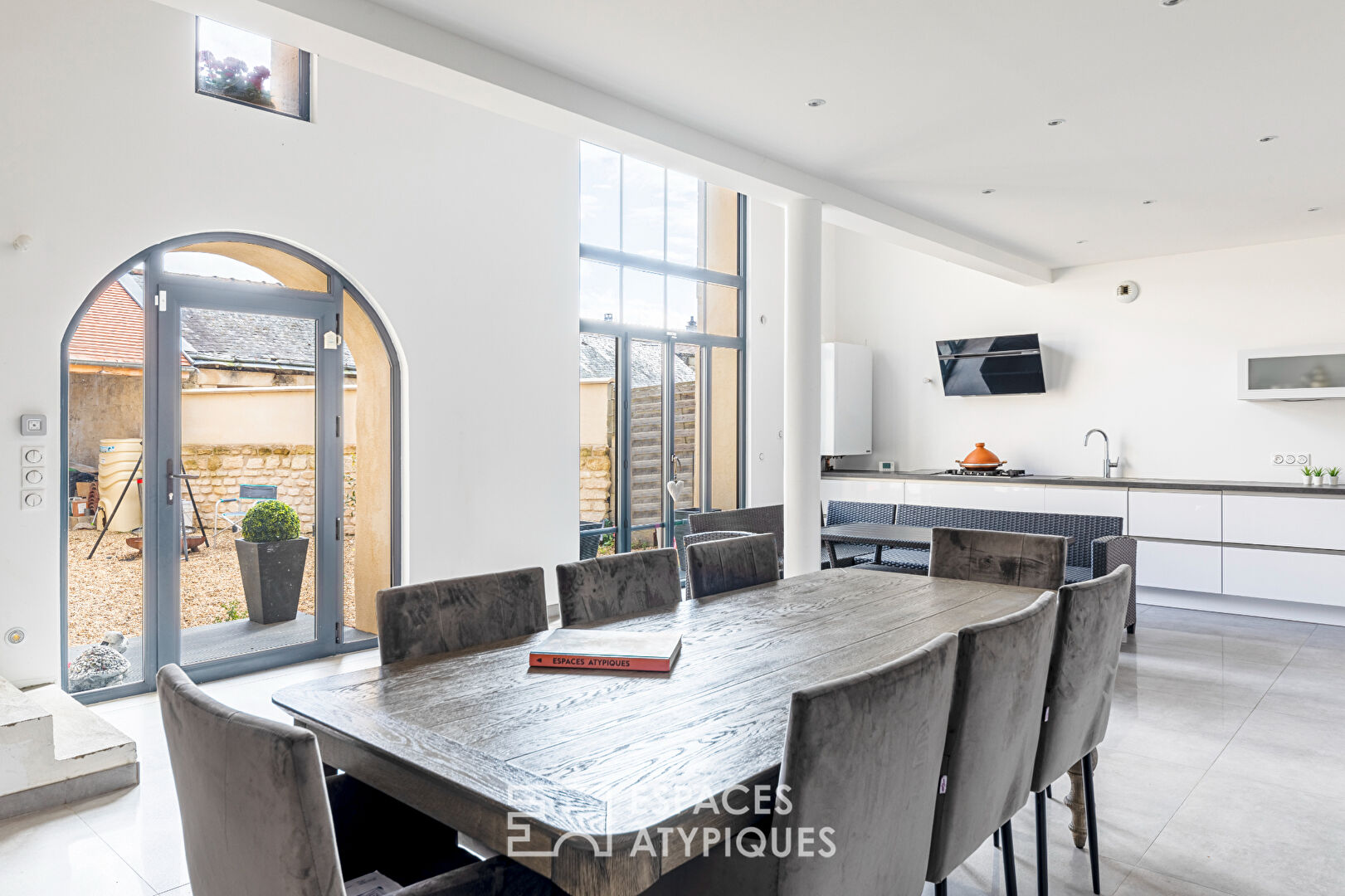 Loft démesuré dans ancienne grange