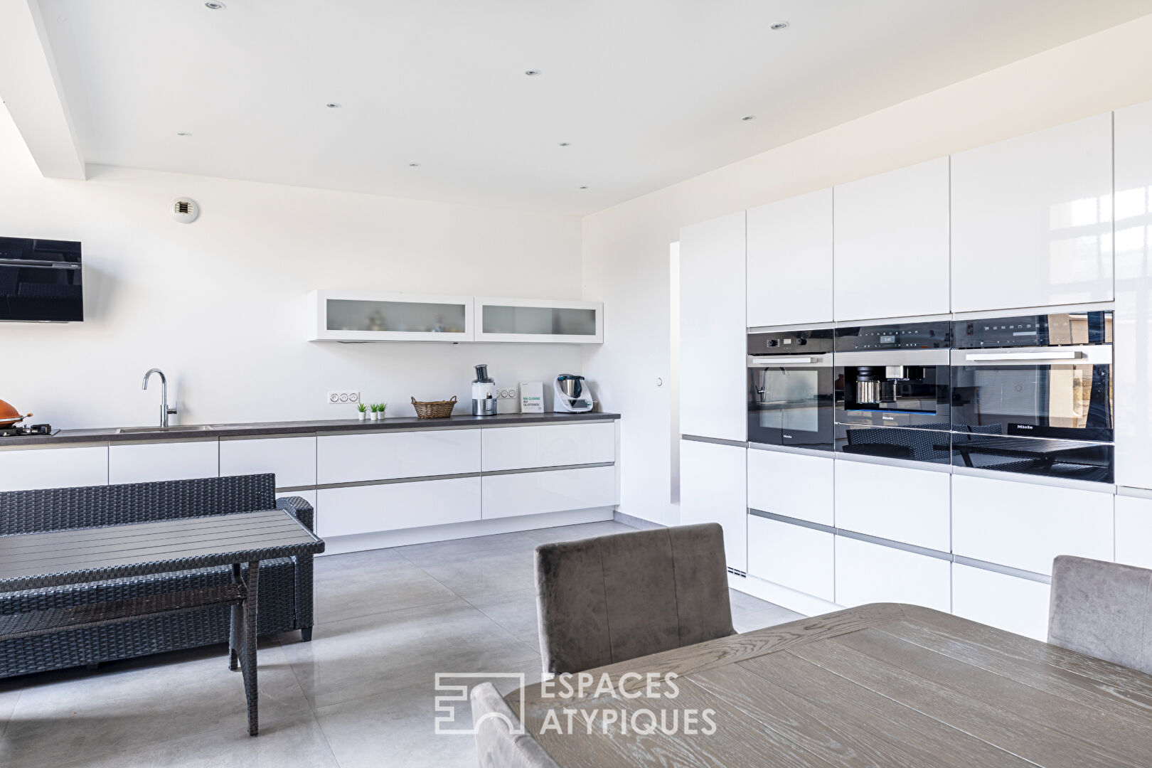 Loft démesuré dans ancienne grange