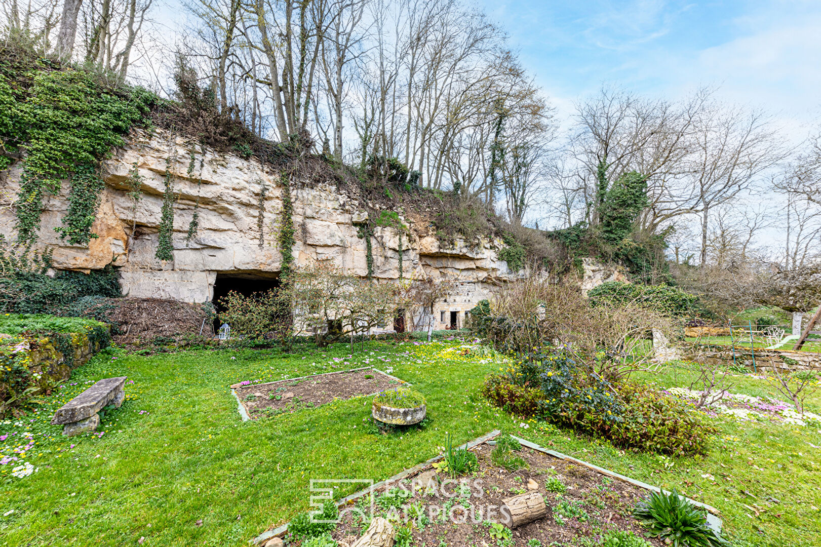 La beauté cachée – Propriété de 1867, ses grottes et son parc