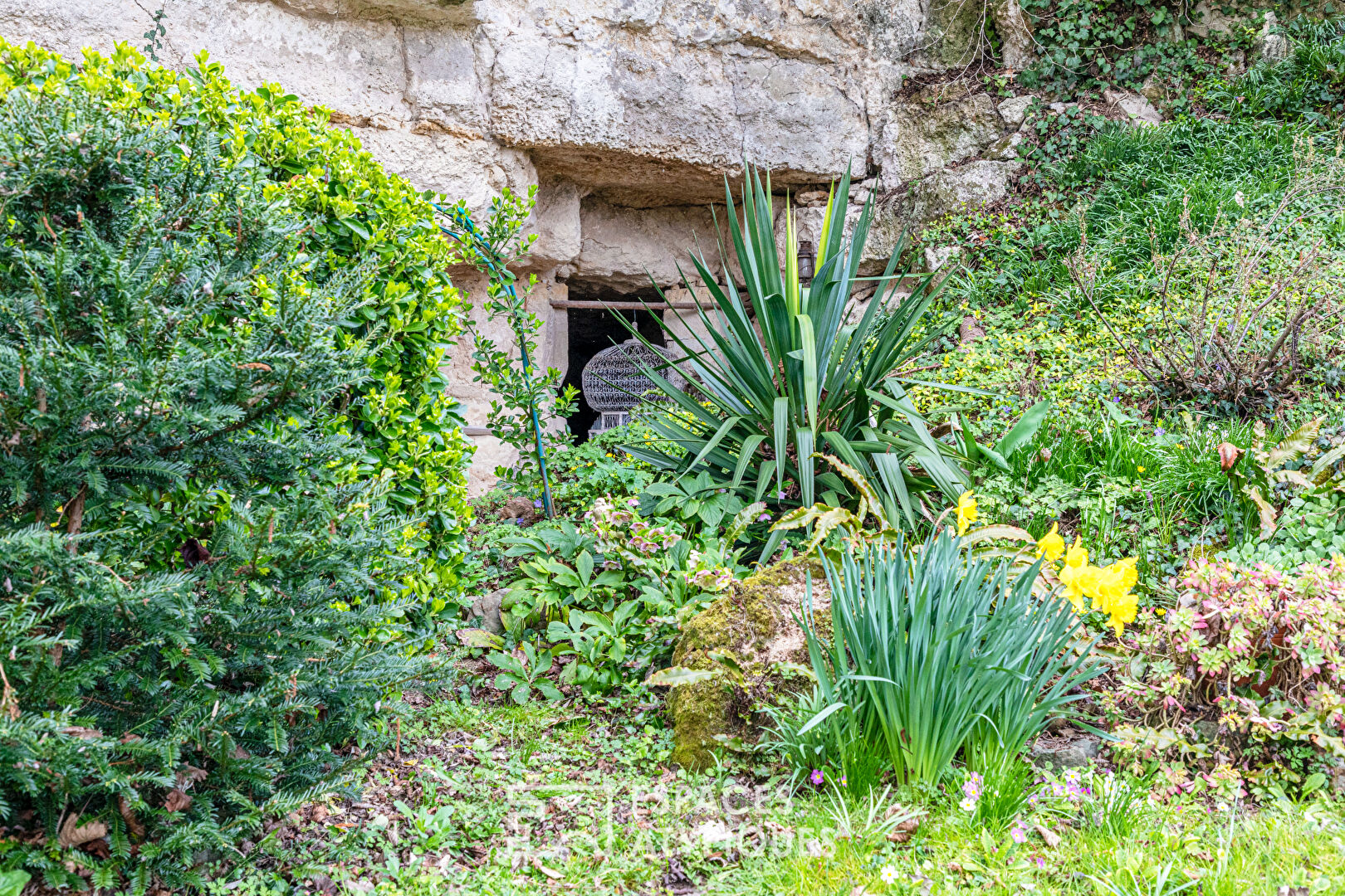 La beauté cachée – Propriété de 1867, ses grottes et son parc