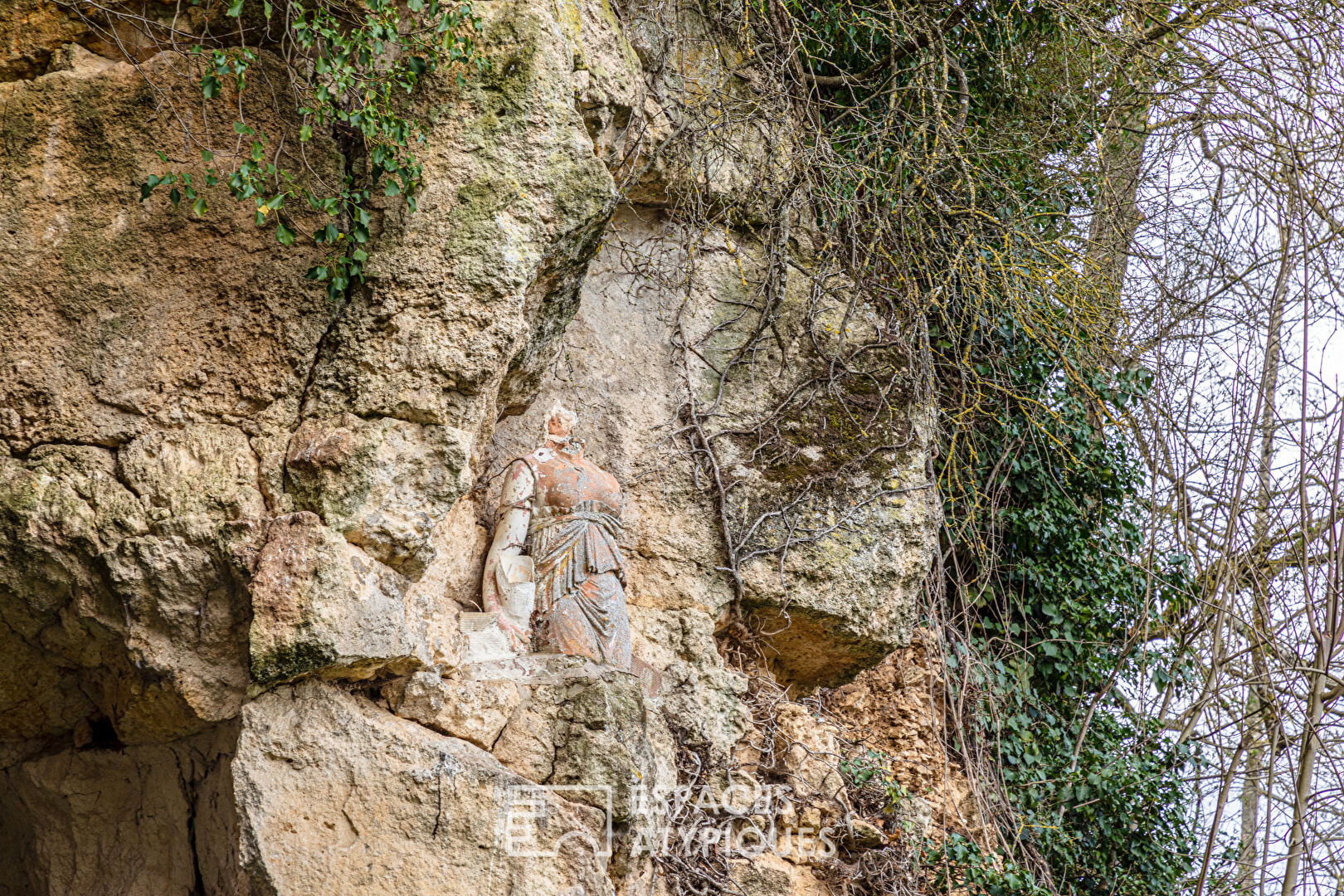 La beauté cachée – Propriété de 1867, ses grottes et son parc