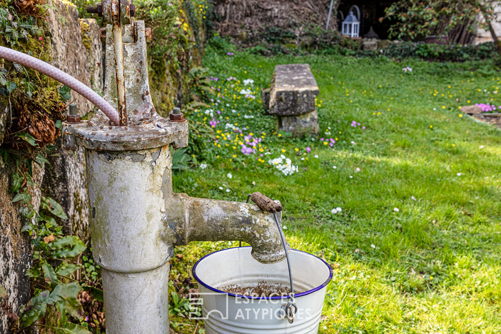 La beauté cachée – Propriété de 1867, ses grottes et son parc