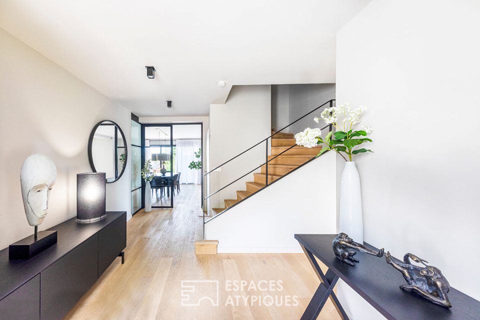 Villa contemporaine à la symbolique "usine" avec vue.