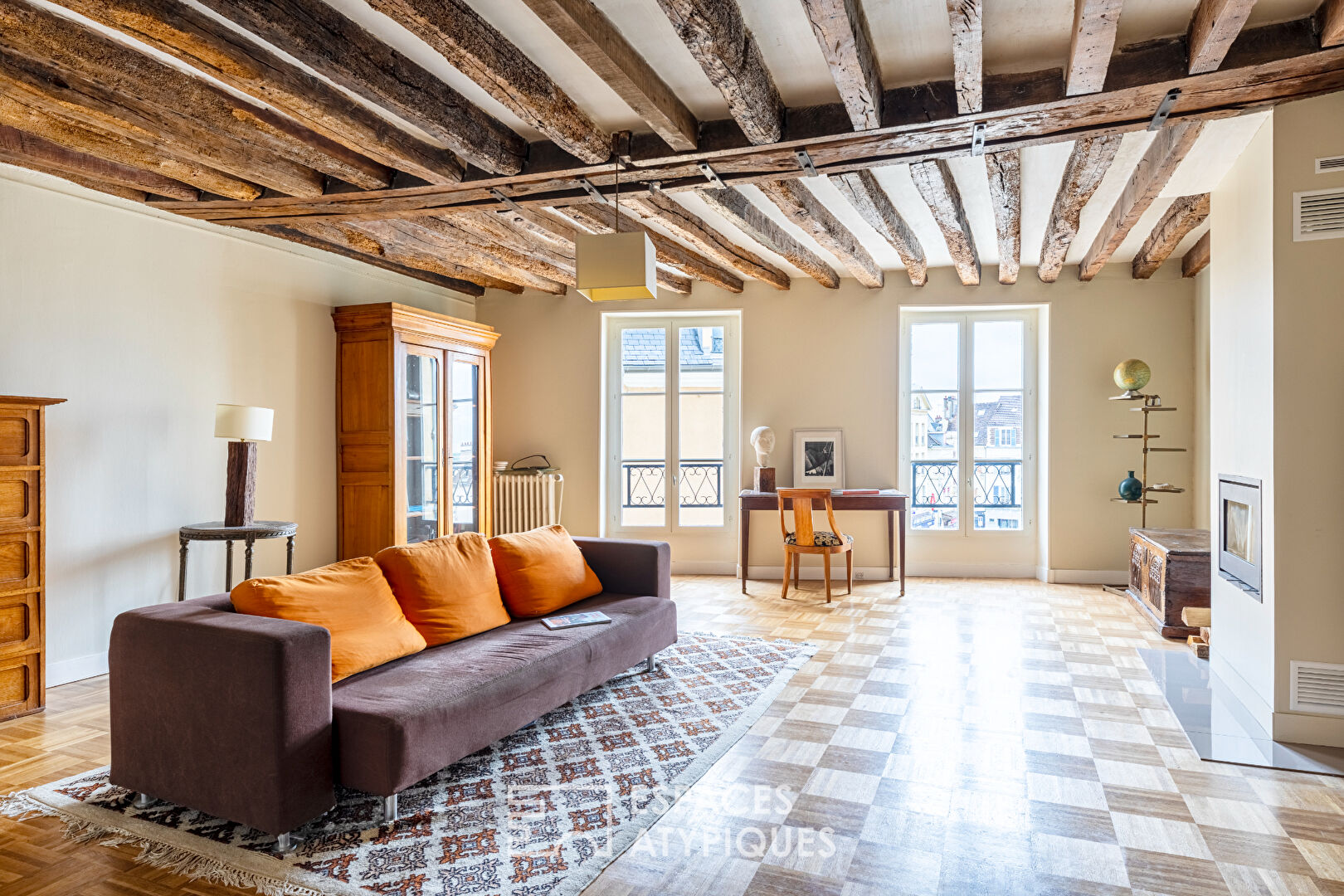 Duplex aux allures de maison dans le centre historique de Pontoise