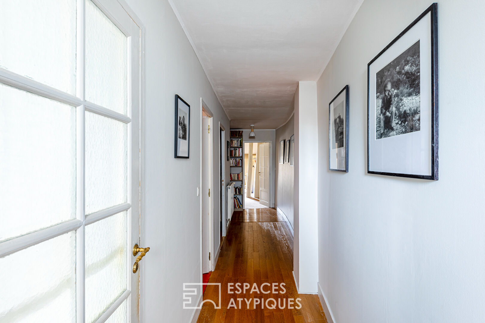 House-like duplex in the historic center of Pontoise