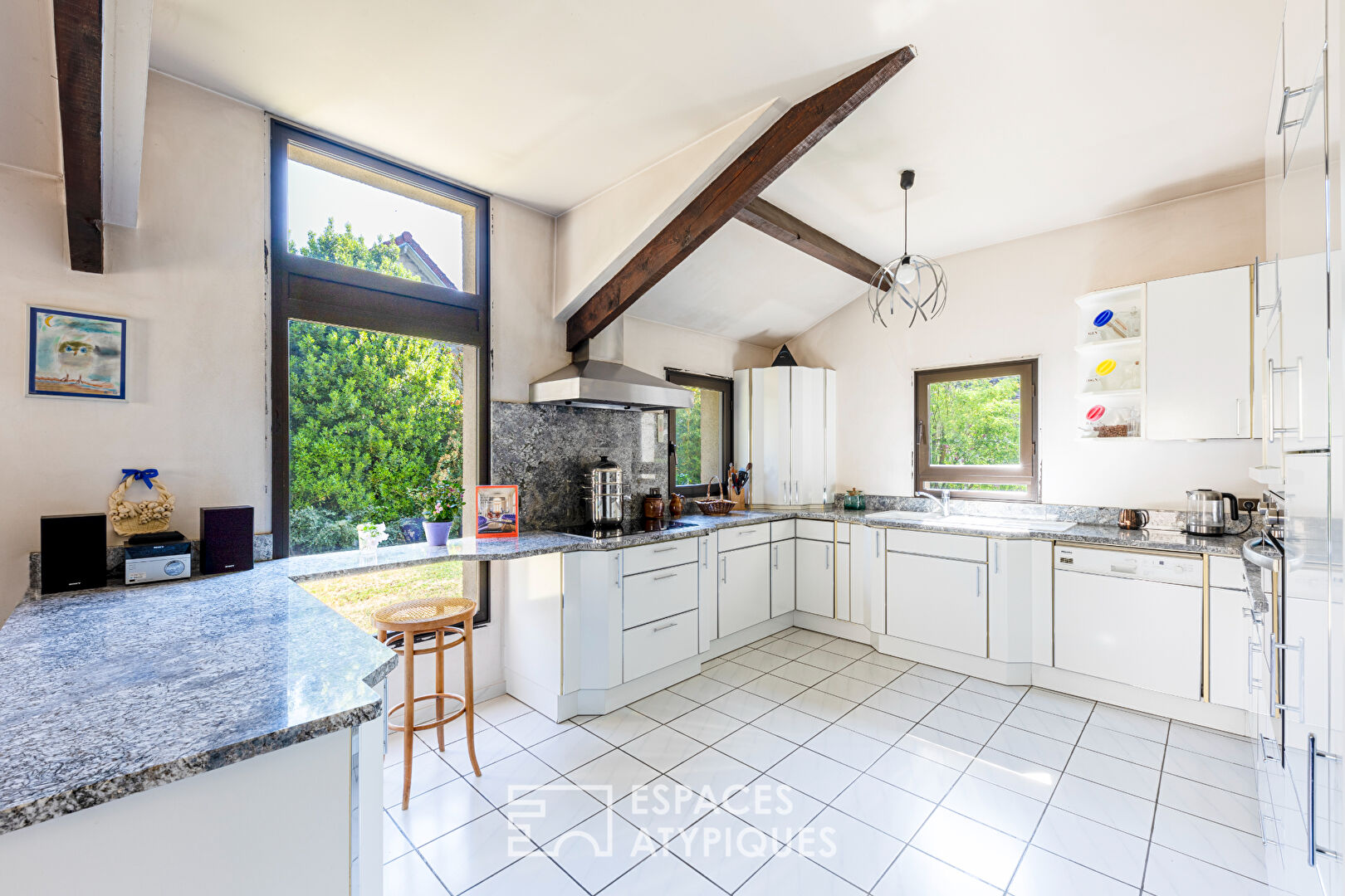 Uncomplicated 12th century property with a panoramic view of Paris