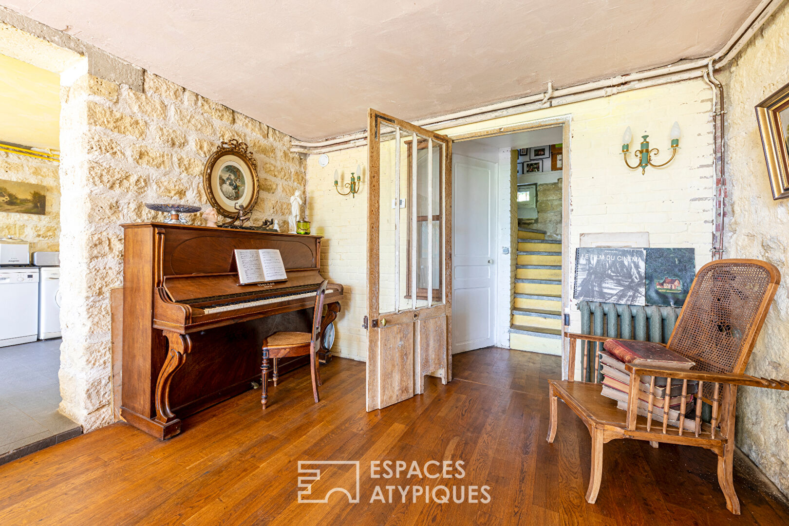 La maison de l ‘Artiste – Villa début XXeme avec vue et vaste jardin champêtre.