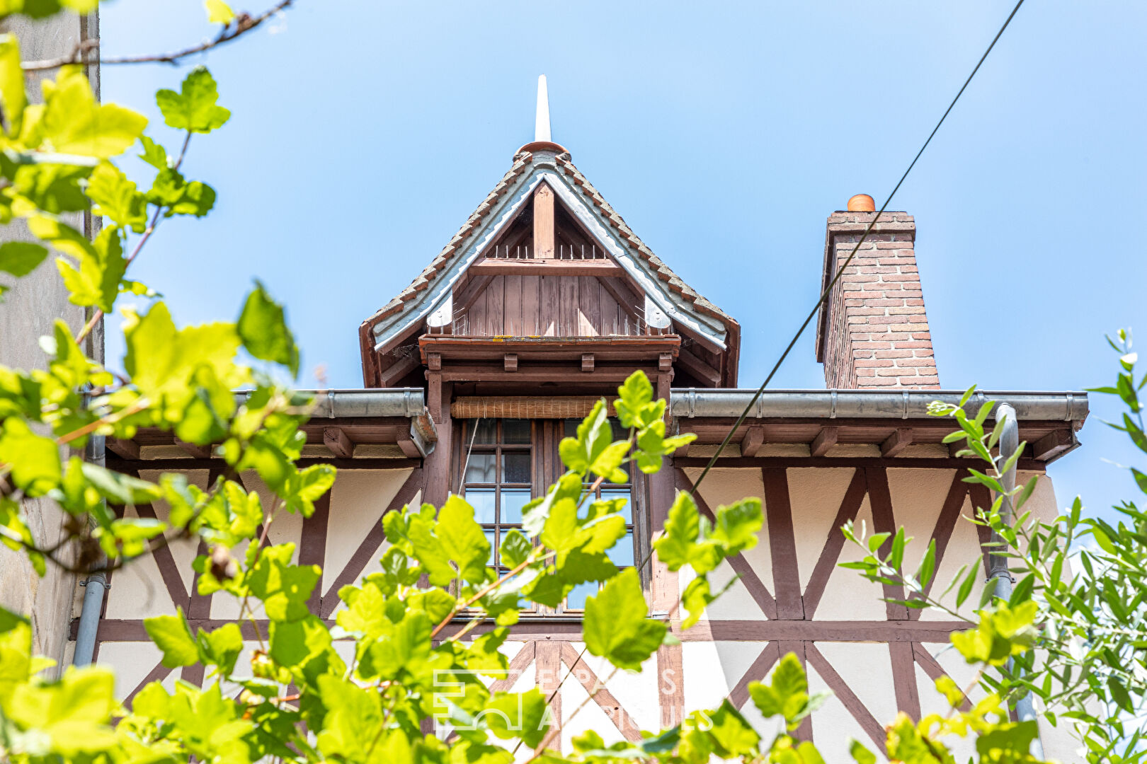 Amazing half-timbered house, in the historic heart of Pontoise