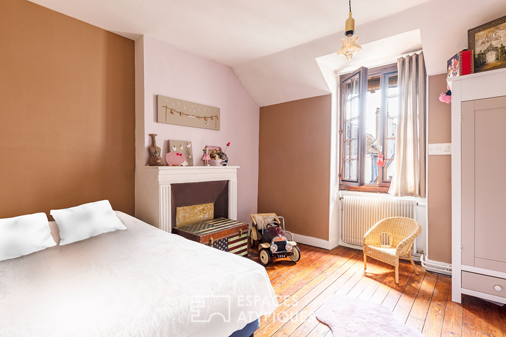 Amazing half-timbered house, in the historic heart of Pontoise