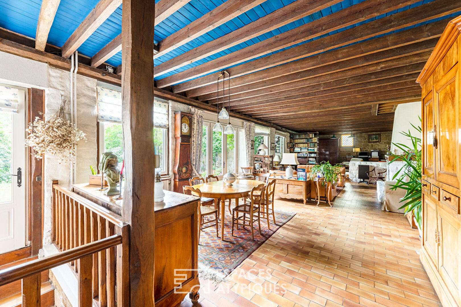 Bernardin de Saint Pierre lived there… Exceptional farmhouse in the village of Eragny sur Oise