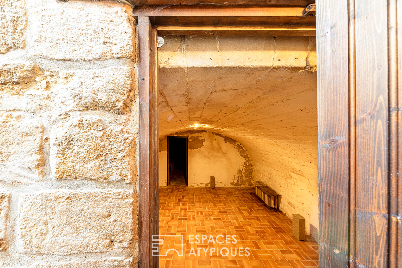Bernardin de Saint Pierre lived there… Exceptional farmhouse in the village of Eragny sur Oise