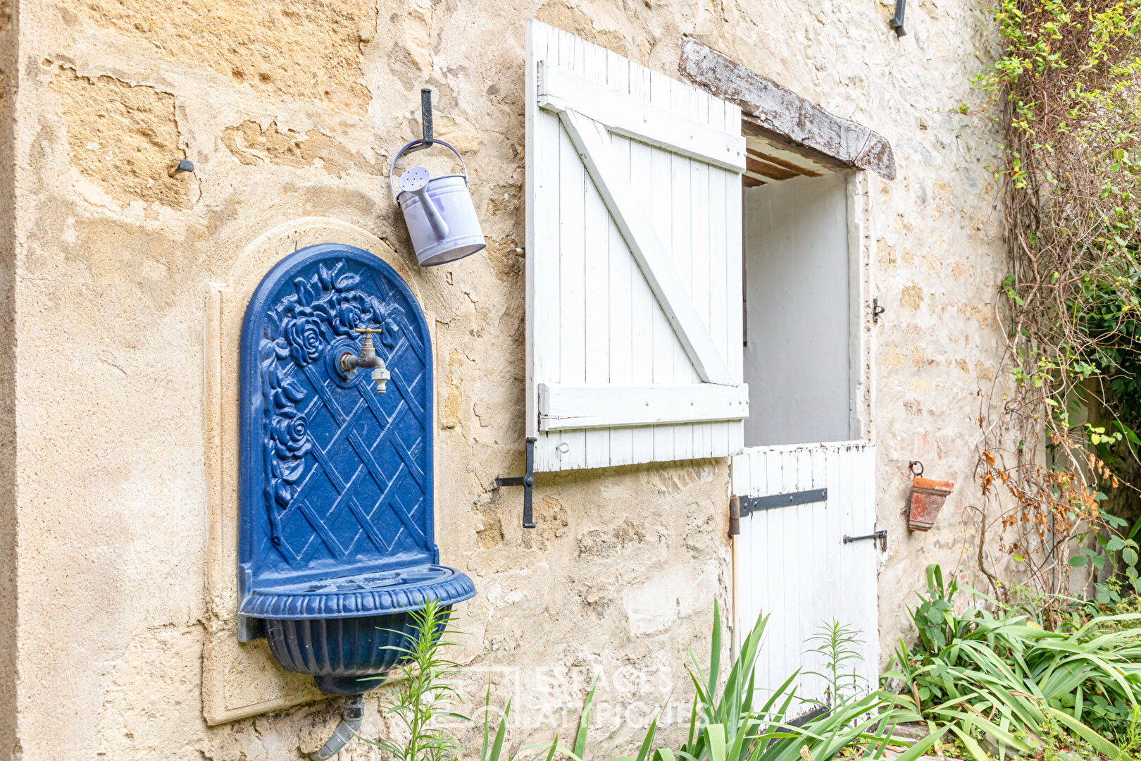 Bernardin de Saint Pierre lived there… Exceptional farmhouse in the village of Eragny sur Oise