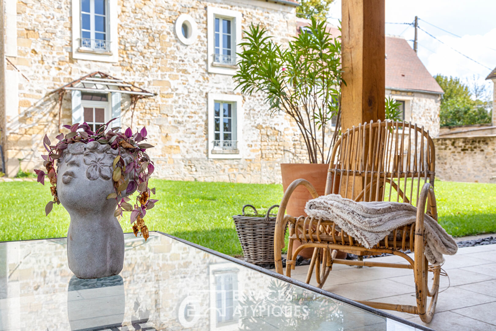 The house of happiness, its outbuilding and its summer kitchen