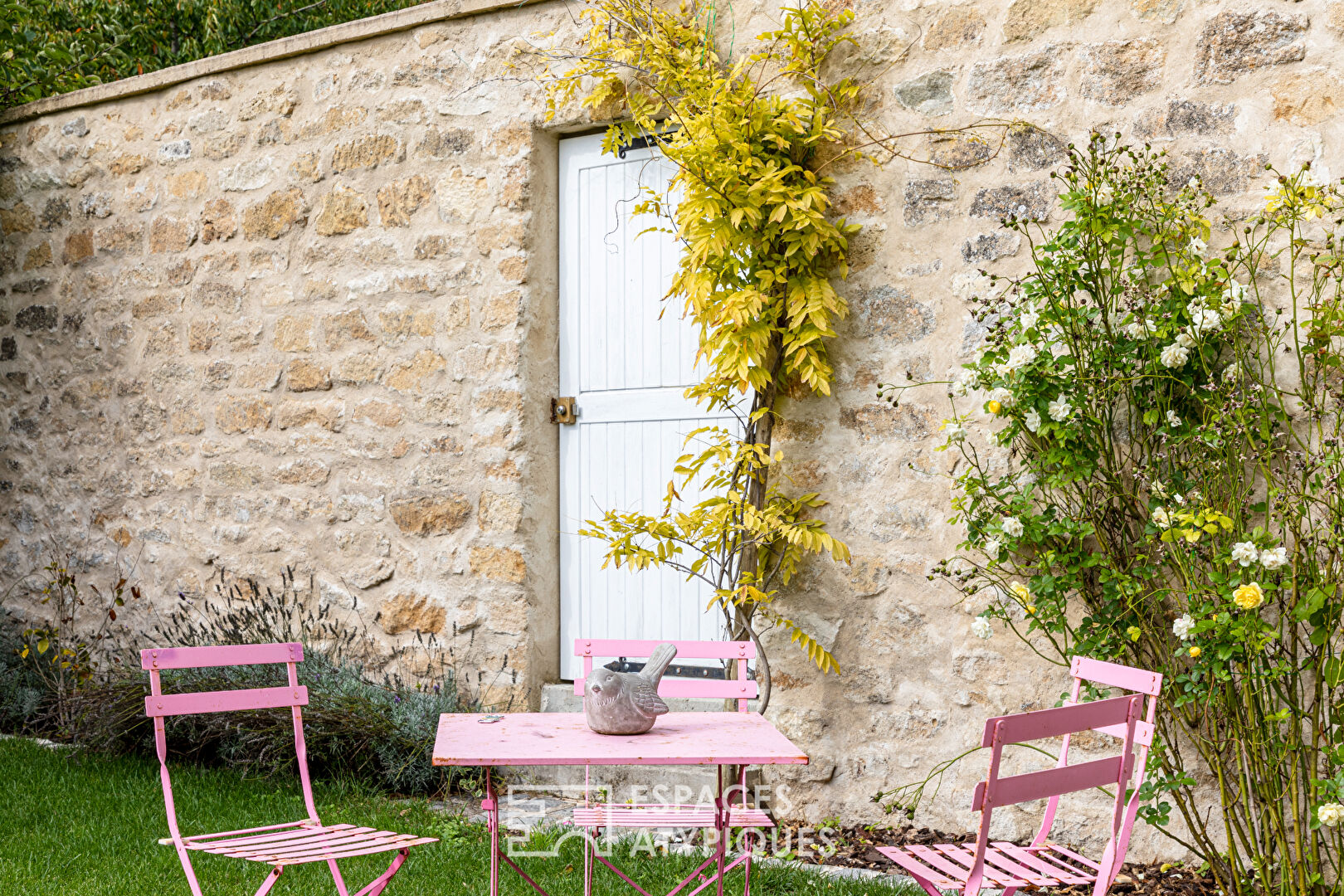 The house of happiness, its outbuilding and its summer kitchen