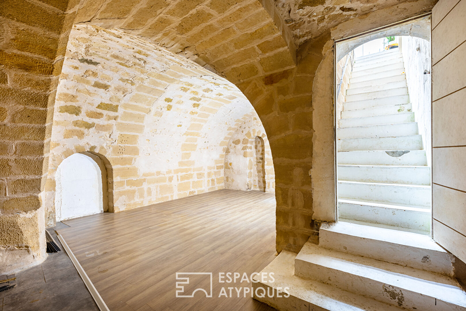 Appartement en sous plex au caractère atypique