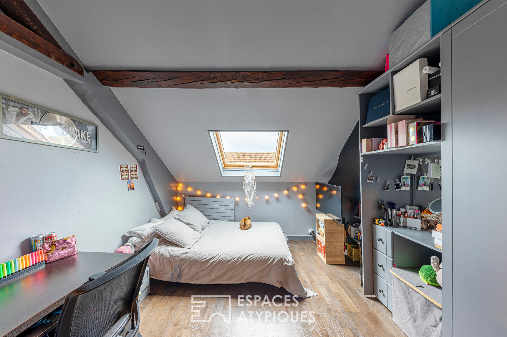 Former clothing workshop converted into a home.