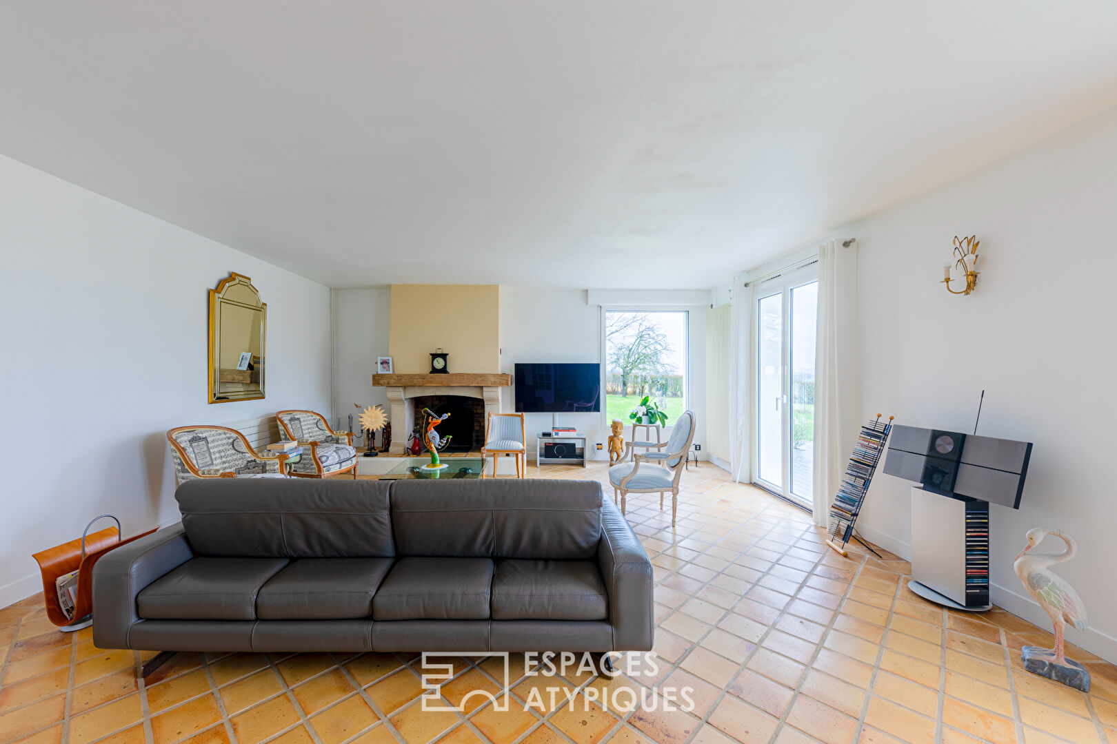 Modern property with panoramic views