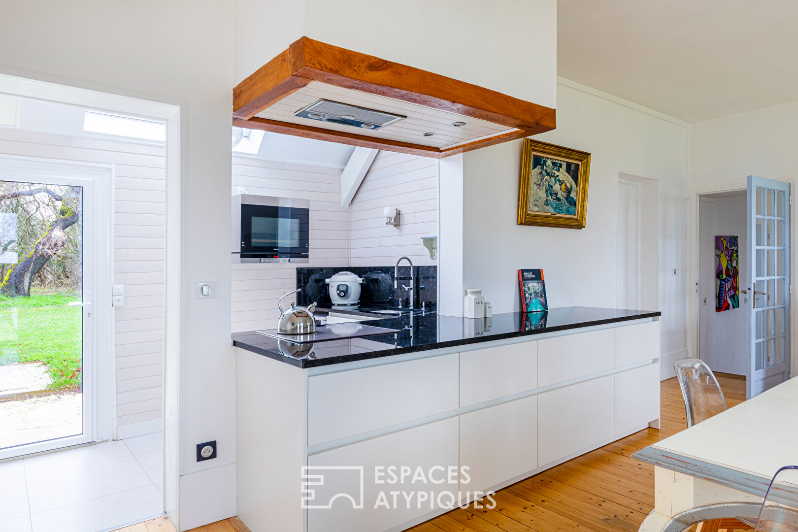 Modern property with panoramic views