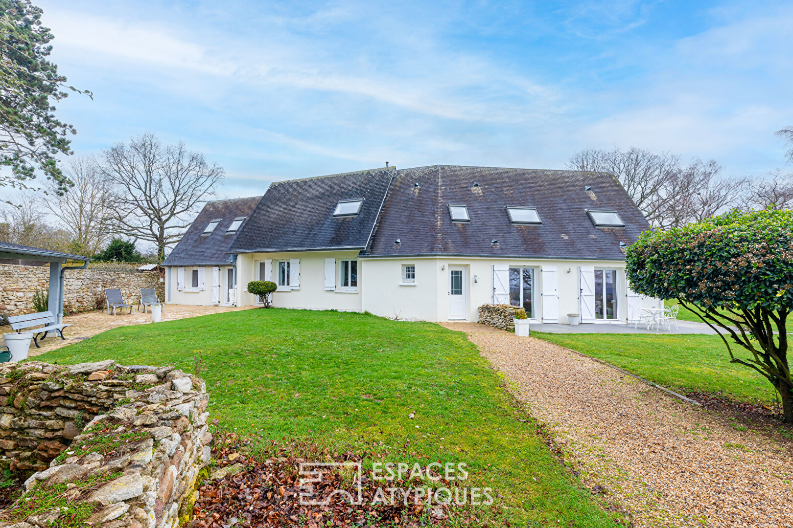 Modern property with panoramic views