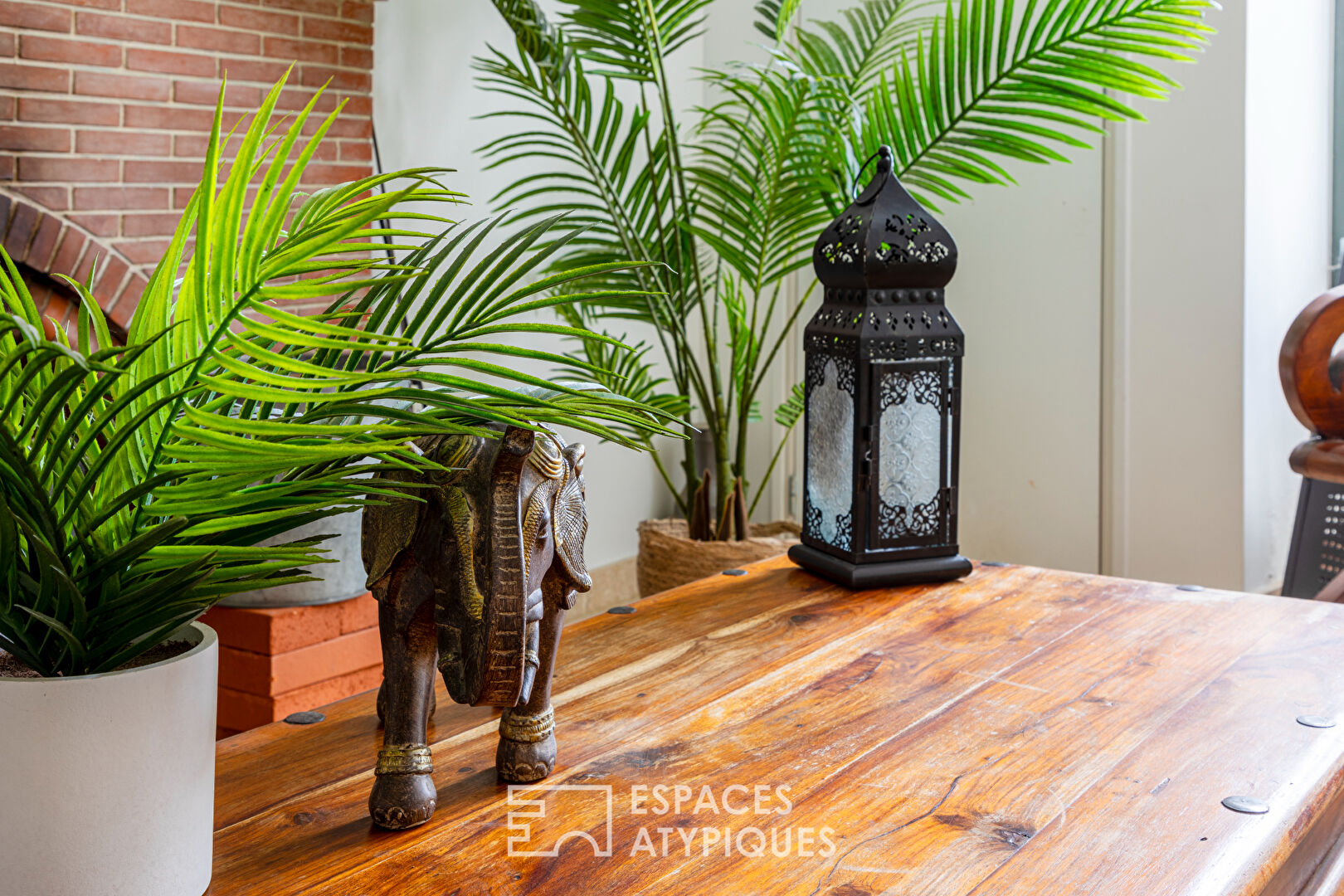 Completely renovated property, its outbuildings, and its wooded park.