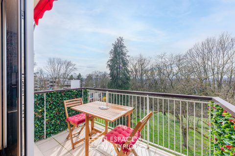 Bel appartement au dernier étage vue forêt