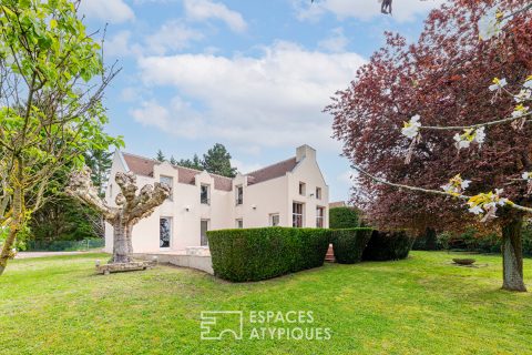 Architect-designed house nestled on the heights of Cormeilles-en-Parisis.