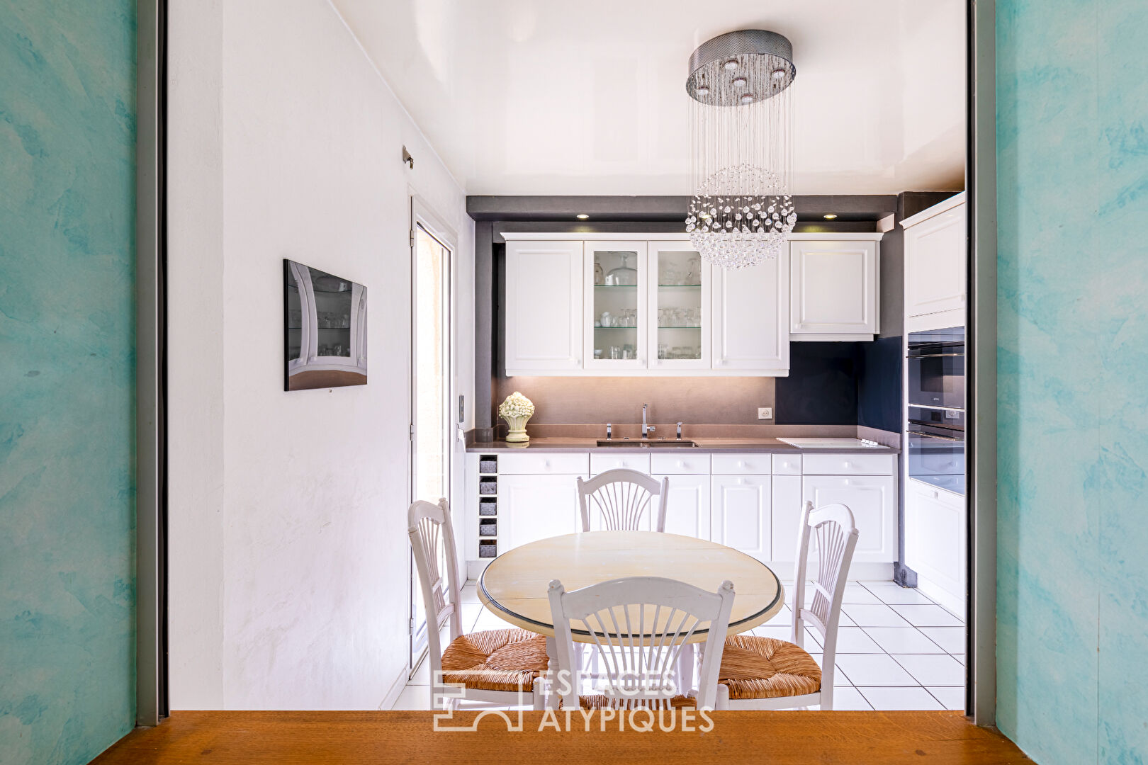 Architect-designed house nestled on the heights of Cormeilles-en-Parisis.