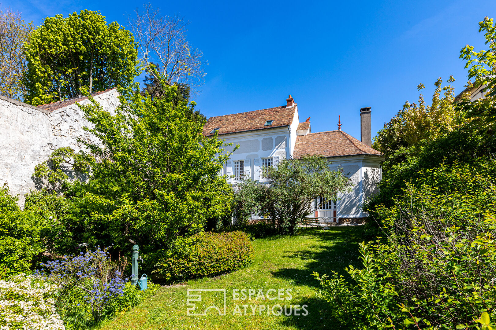 Charming residence in the city center of St-Leu-la-Forêt