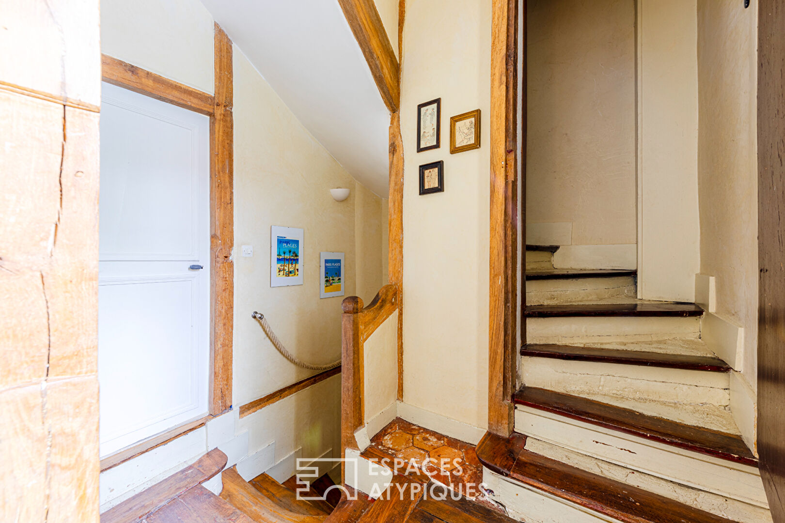 Warm family home in the heart of the village of Livilliers
