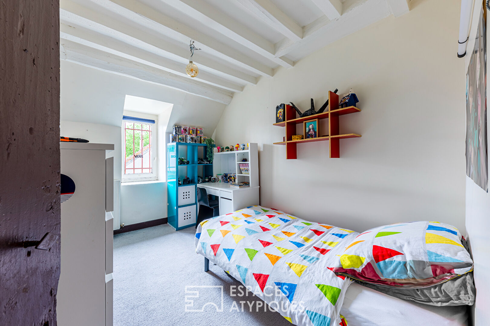 Warm family home in the heart of the village of Livilliers