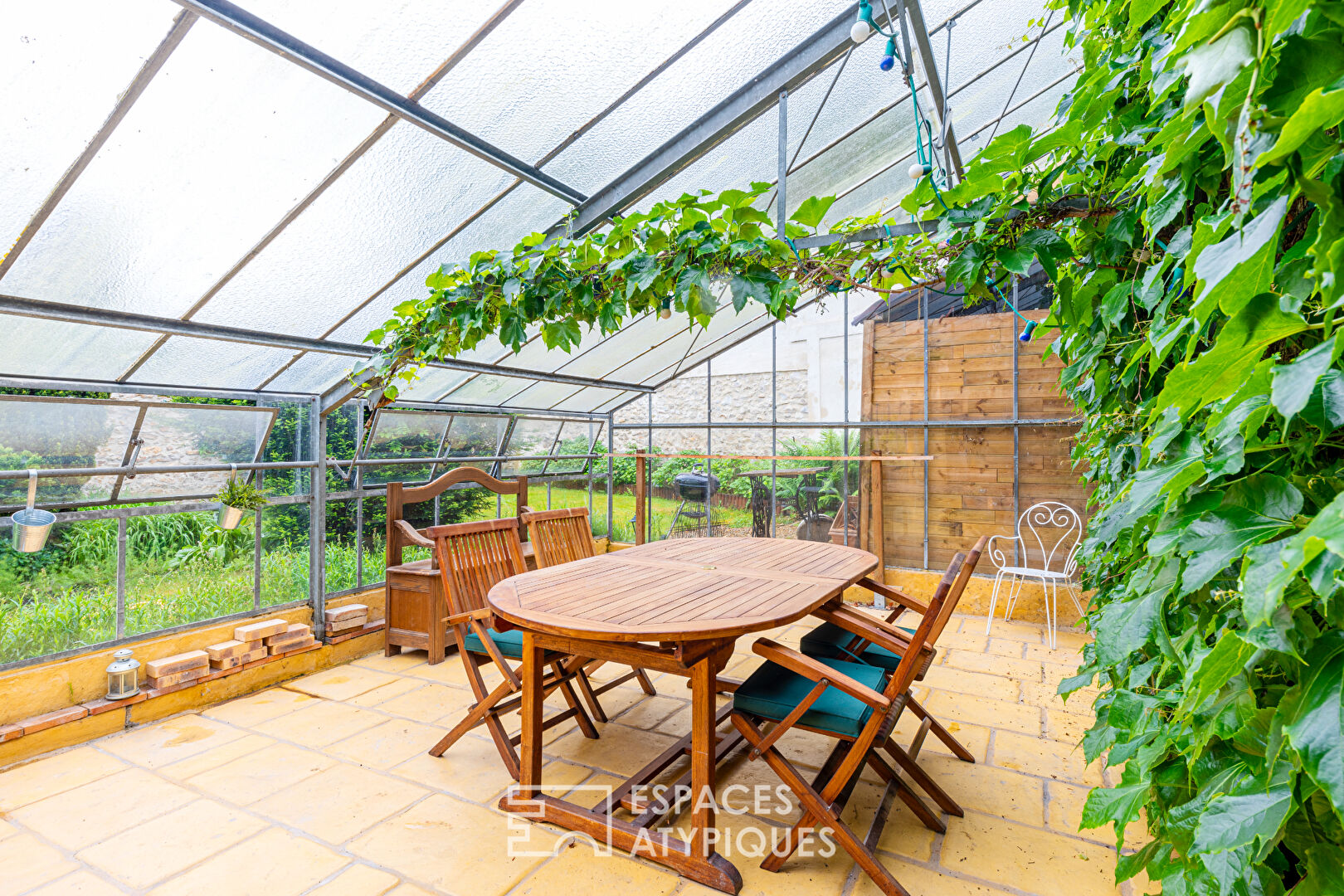 Townhouse with landscaped garden