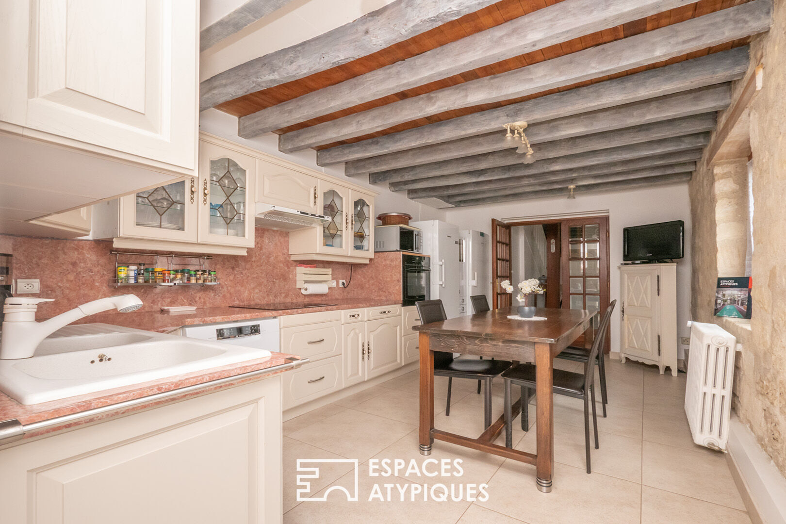 Appartement en Triplex dans une somptueuse Longère situé au coeur du village d’Eragny sur Oise