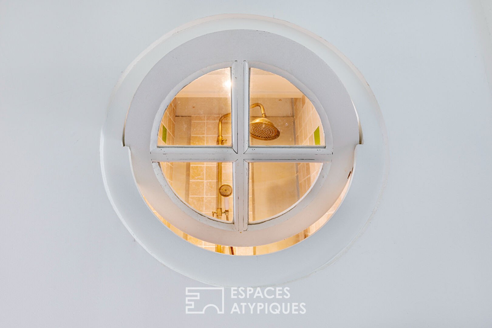 Maison d’artiste avec cour privative et potentiel d’aménagement à L’Isle-Adam