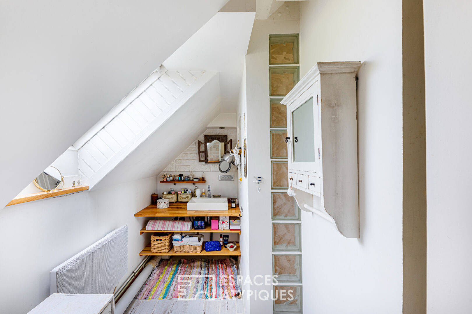 Maison d’artiste avec cour privative et potentiel d’aménagement à L’Isle-Adam