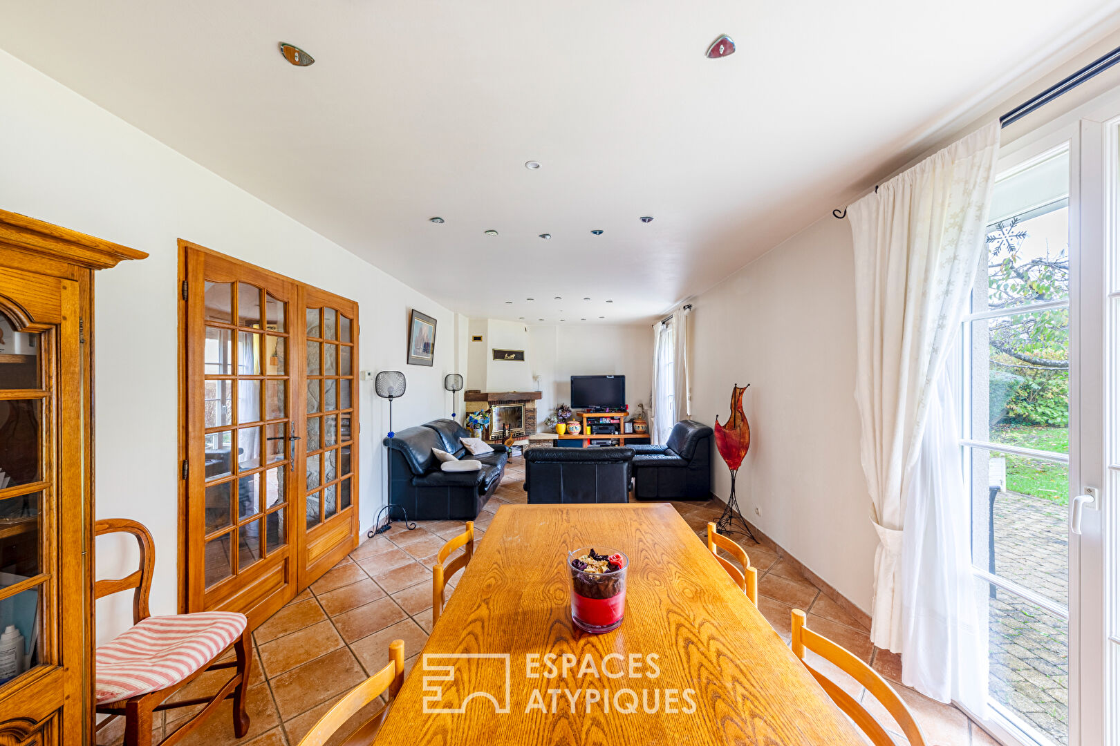 Maison contemporaine proche centres urbains