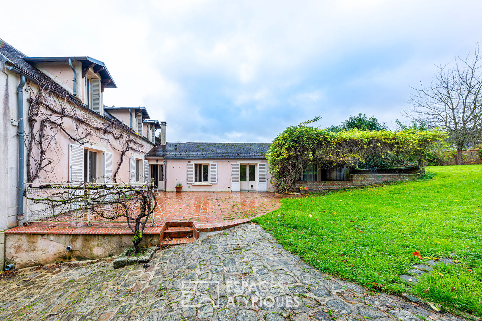 Maison de campagne aux charmes authentiques à Asnières sur Oise…
