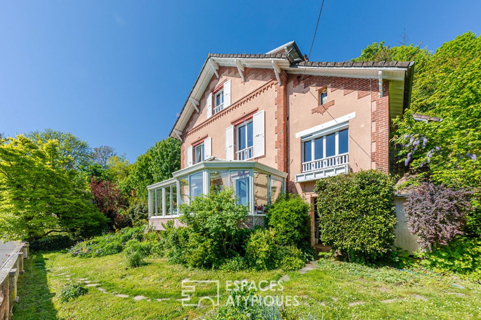 Belle  demeure familiale  de caractère à proximité de L'Isle-Adam